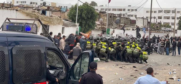 الدارالبيضاء.. صدامات بين السلطات وسكان “حقل الرماية” بسبب الهدم والترحيل